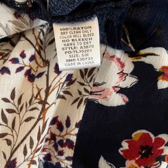 Altar'd State Small/ Medium Floral Kimono - Picture 5 of 5